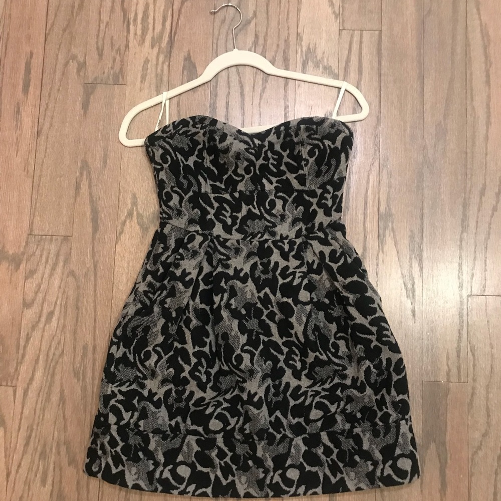 Gray and black strapless dress